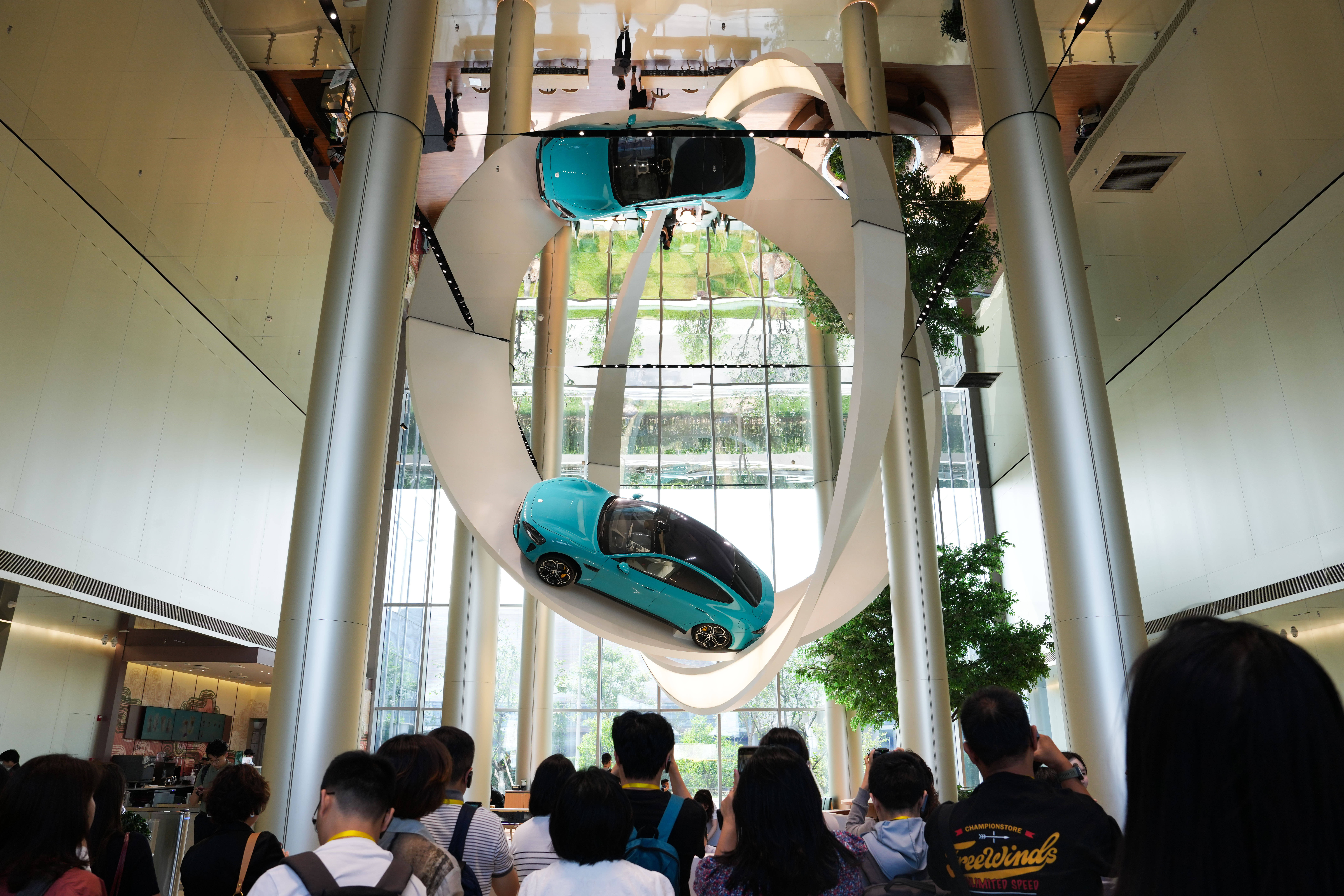 皇冠信用盘足球代理_新加坡媒体:中国工厂成为热门旅游打卡地